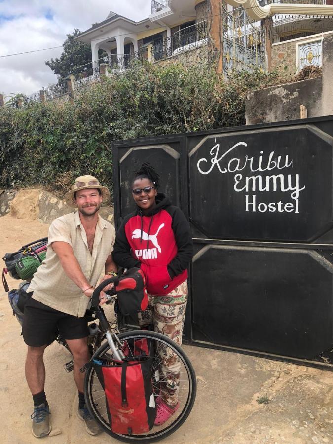 אירינגה Emmy'S Backpackers Hostel מראה חיצוני תמונה