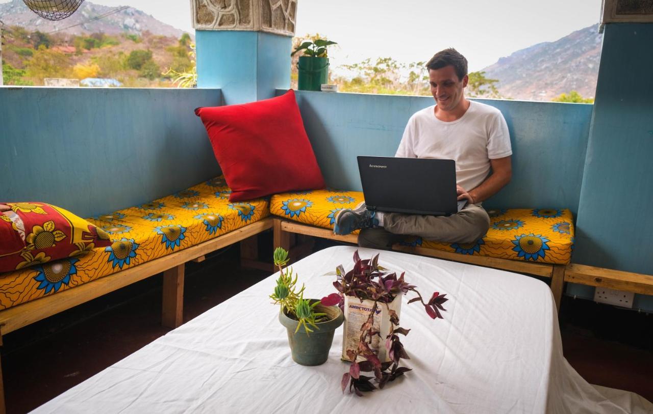 אירינגה Emmy'S Backpackers Hostel מראה חיצוני תמונה