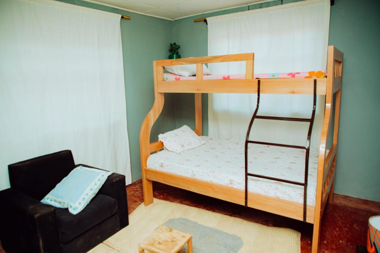 אירינגה Emmy'S Backpackers Hostel מראה חיצוני תמונה